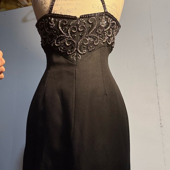 Elegant Black Embellished Evening Dress - Picture 15 of 16